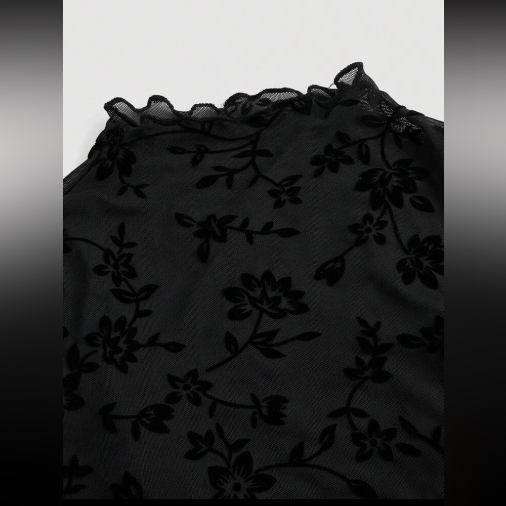 NWT Floral Layered Top - Picture 3 of 4
